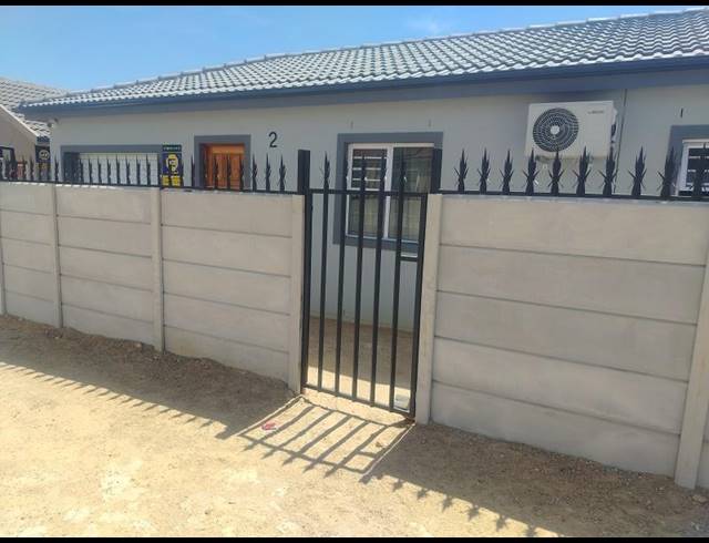 2 BEDROOM HOUSE FOR SALE IN GROENHEUWEL